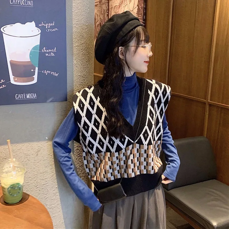 

Spring and autumn 2020 new retro hit color plaid loose hedging V-neck strap short knitted vest vest women