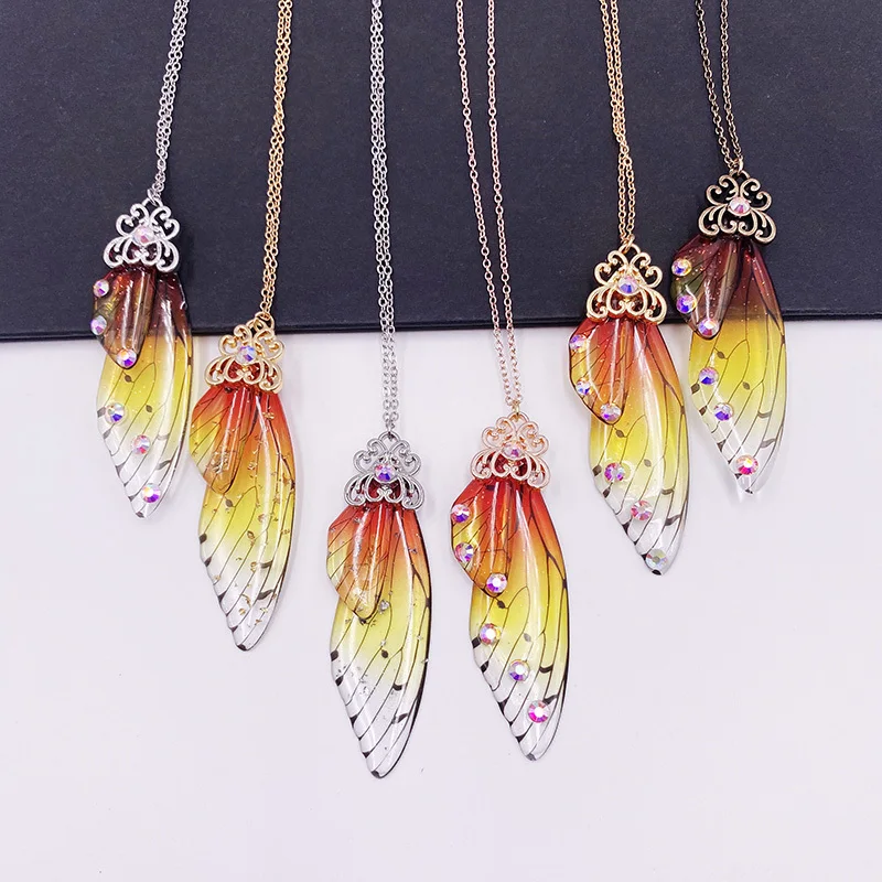 Ожерелье чокер с медальоном ручной работы ожерелье бабочка из прозрачной смолы