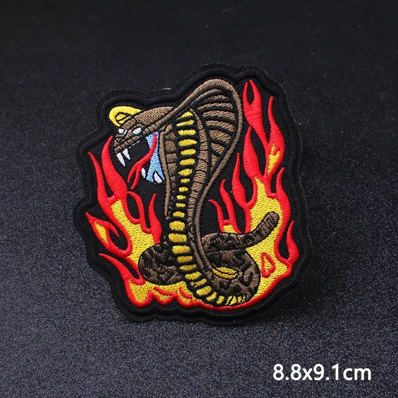 TOP COBRA KAI - 🐍 La ropa para vestir ás vendidos de CobraKai