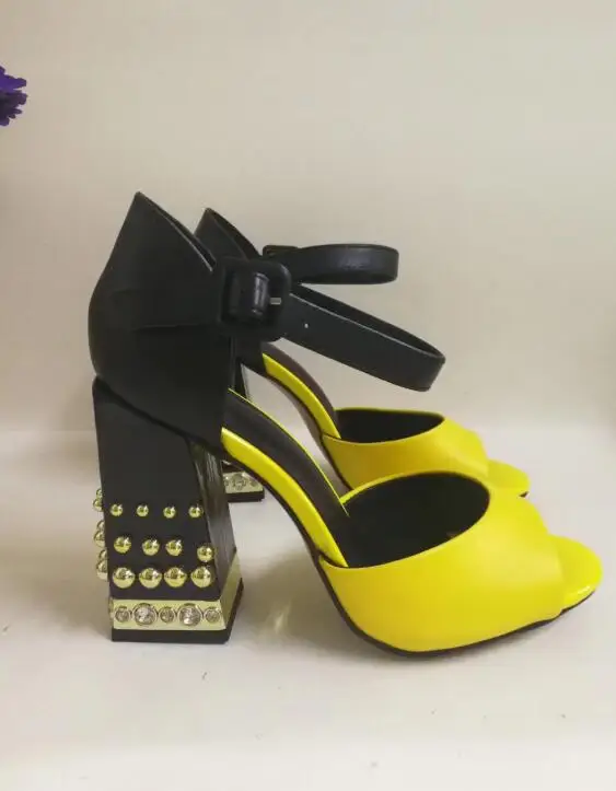Женские Модные дышащие повседневные пикантные босоножки из искусственной кожи на каблуке; обувь на танкетке; очень удобные летние женские босоножки - Цвет: Цвет: желтый