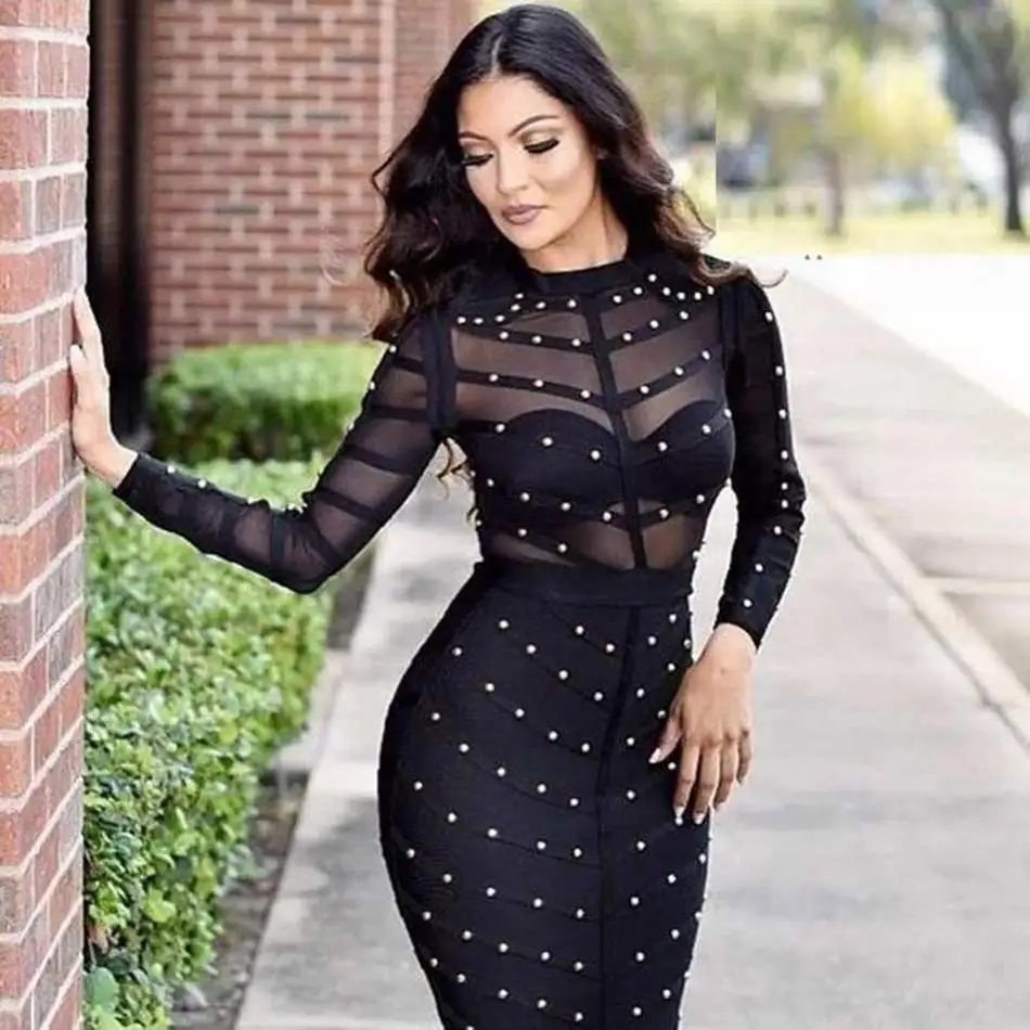 Женское Бандажное платье черное облегающее с длинным рукавом и о вырезом
