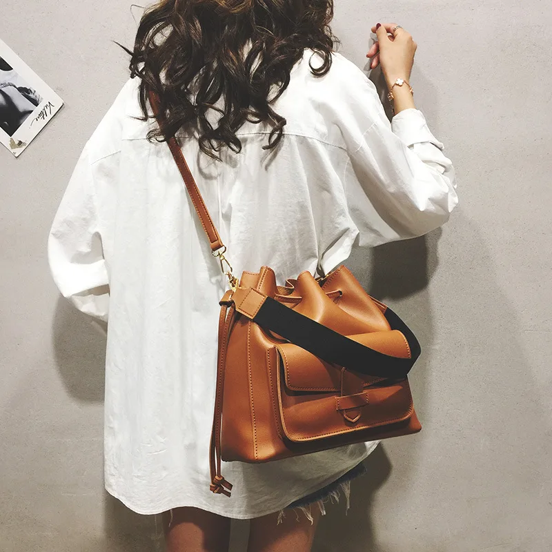 

2019 New Style outside Pocket Large Capacity Bucket Bag Fashion Shoulder WOMEN'S Bag
