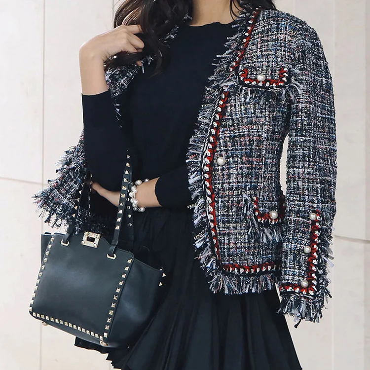 

and Winter 2019 New Korean Stars with the same temperament V-neck Pearl Button Famous Woolen tweed Small Fragrance Coat