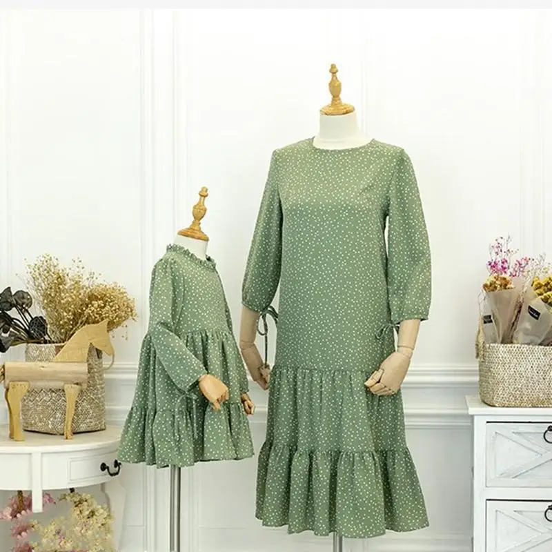 Шифоновое платье для мамы и дочки Vestidos, платья в горошек для мамы и дочки, одинаковая повседневная одежда для мамы и дочки семейная одежда