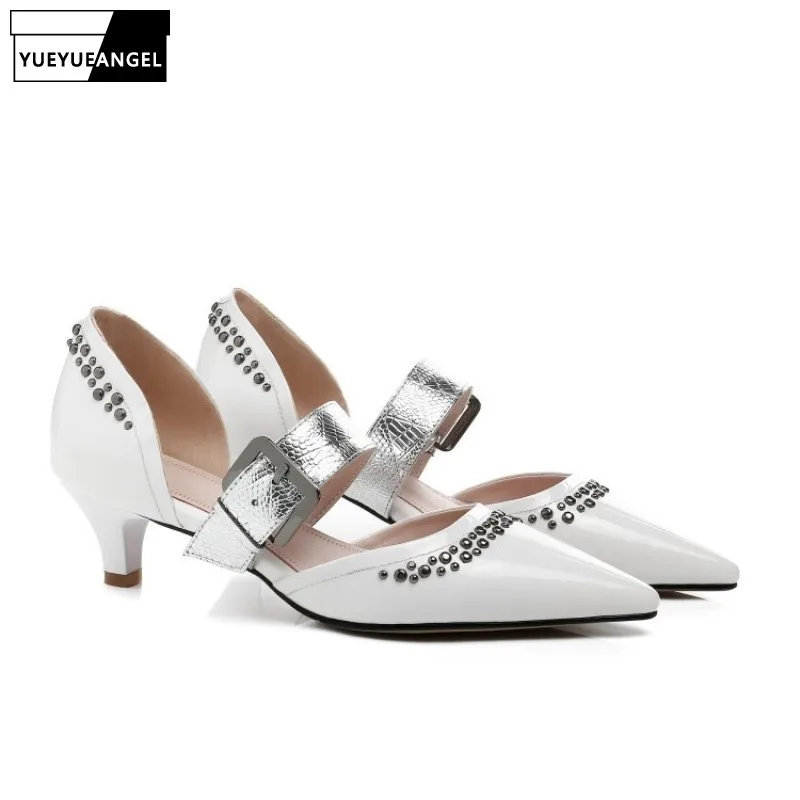 Сандалии на среднем каблуке с острым носком и заклепками 2019 г. Женские летние