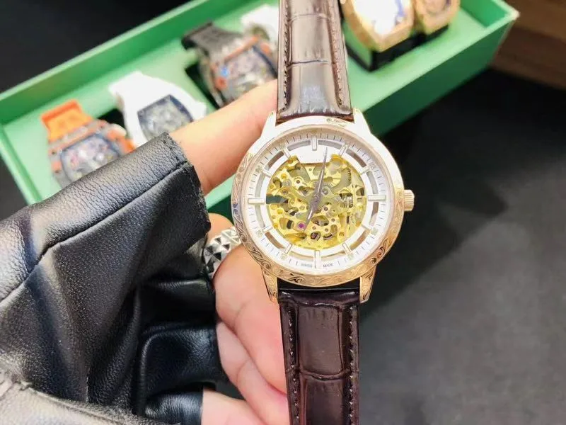 

WG1039 Mens Watches Top Brand Runway Luxury European Design Automatic Mechanical Watch