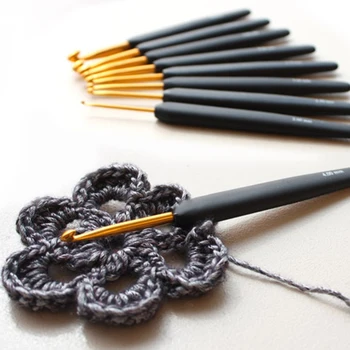 

1 Piece 2 - 6.5mm Black Gold Crochet Lace Black Resin Handle Gold Crochet Knitting Sweaters Hats DIY Supplies Free Shipping