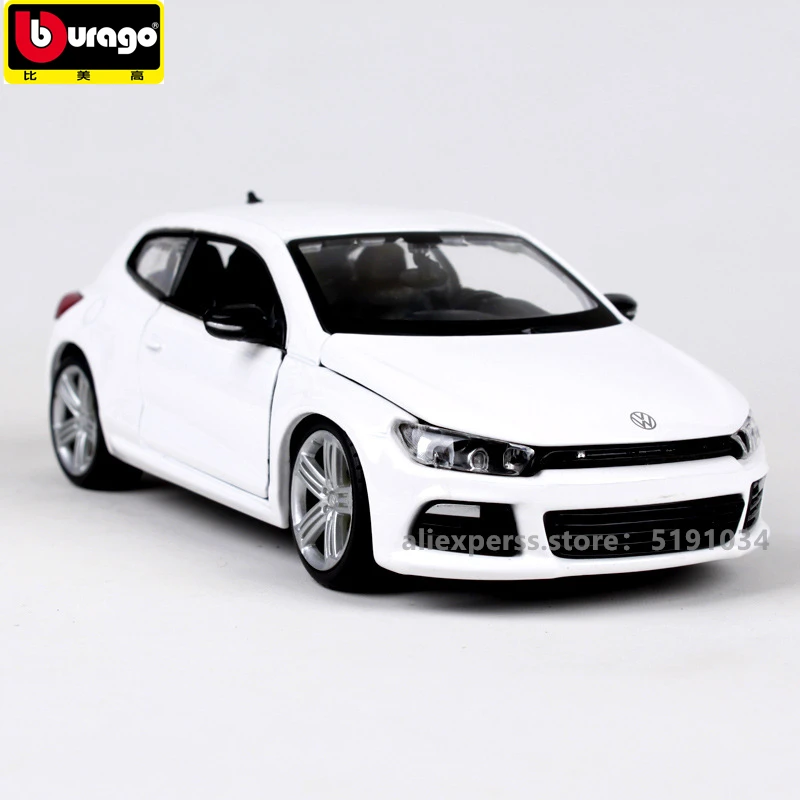 Модель автомобиля из сплава Bburago 1:24 Volkswagen Scirocco декоративная Коллекционная