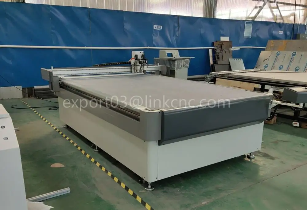 European quality cloth/silicone pad/carton/corrugated case oscillating knife cutting machine