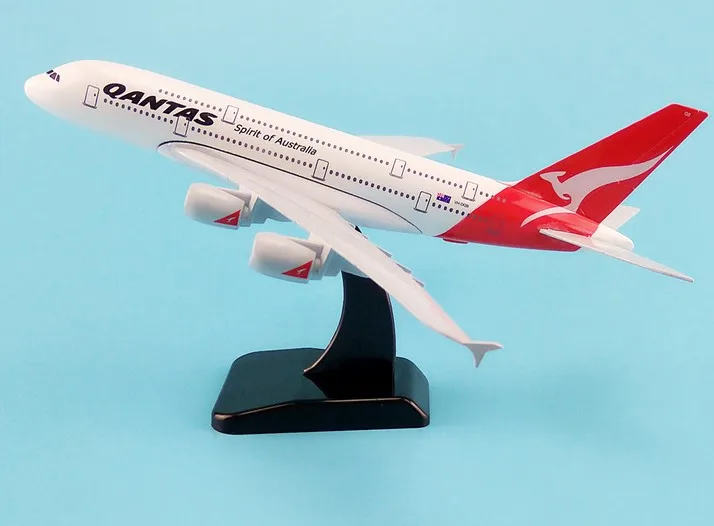 Модель самолета Qantas Spirit австралийских авиакомпаний модель 20 см с подставкой в