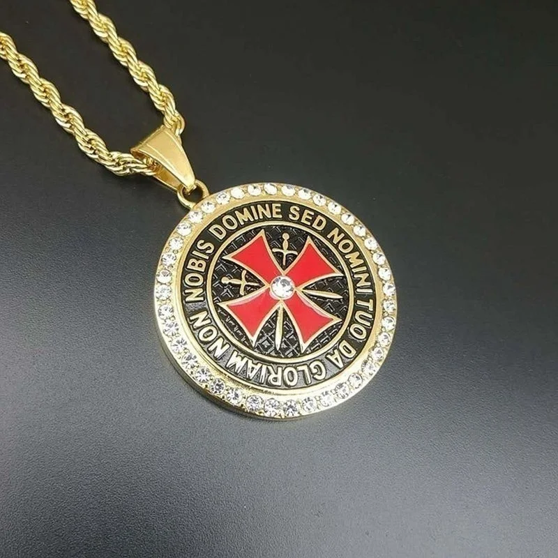 

New Christian Cross Pattern Pendant Necklace Men's Necklace Fashion Crystal Inlaid Round Pendant Religious Accessories Jewelry