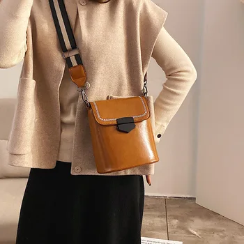 

2020 Autumn and Winter New Style Fashion Broadband Crossbody Bag Textured Online Celebrity Bucket Bag
