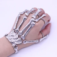Punk Skull Finger Bracelet Gothic Skeleton Bone Hand Men bracciali flessibili per donna regalo di Halloween di natale