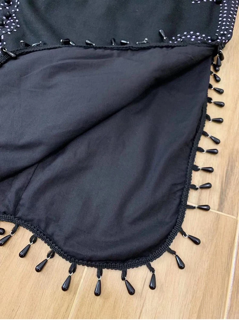 На осень из хлопка и льна с вышивкой черного цвета, вечерние Платье черного цвета Для женщин Фонари рукав с жемчужной подвеской пикантные Разделение миди платья