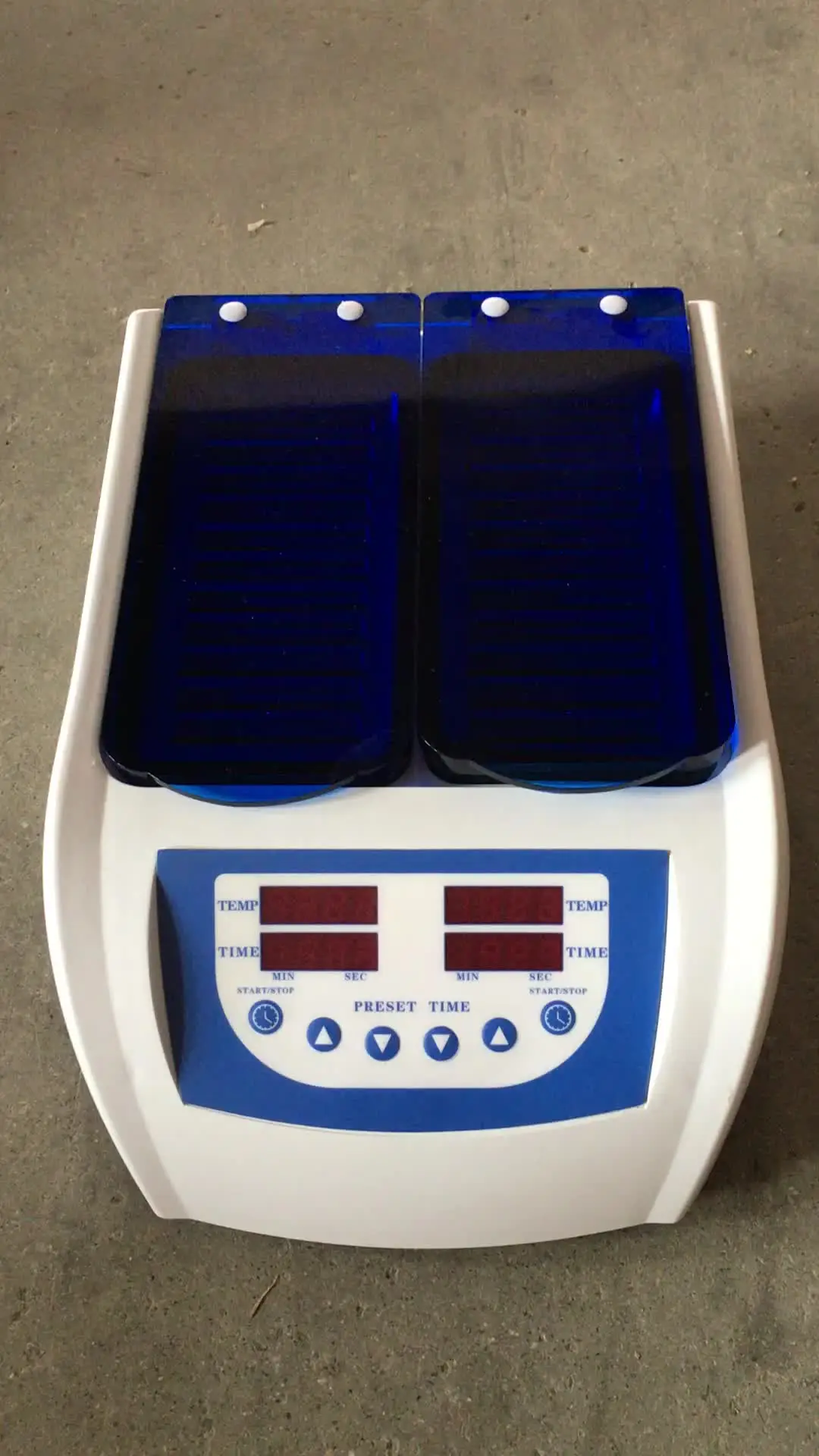 

12 or 24 gel card incubator