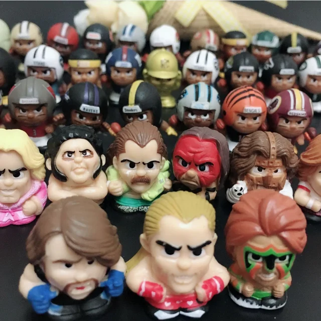 50pcs/lot Cute American Baseball Football Player Model Toy 2-3cm Kids Toy Model Figures Hobby Collectible Mix Random Sending 4