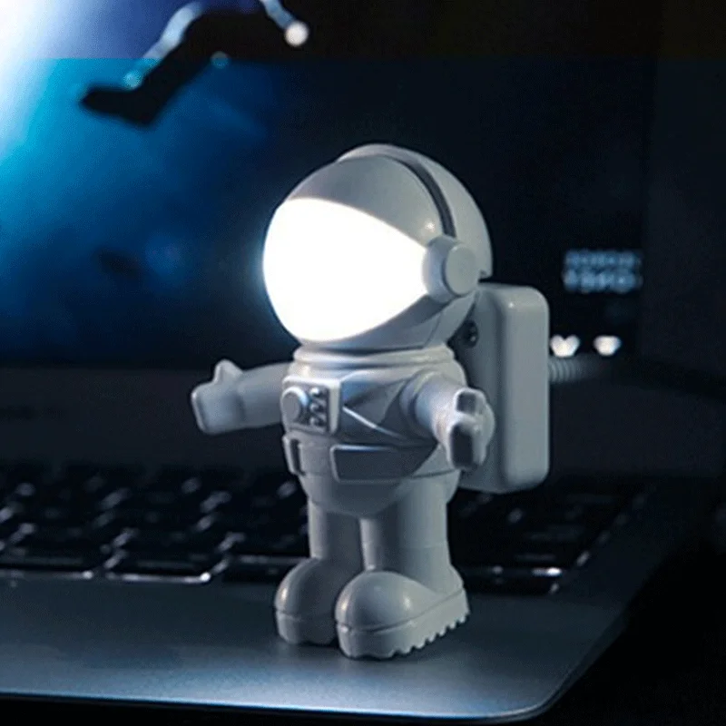 Светодиодный мини ночсветильник в виде астронавта с USB зарядкой декоративная
