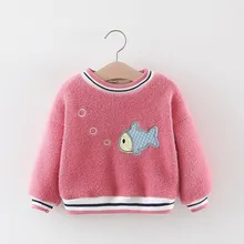 Осень-зима для детей Детская одежда для девочек младенцев, милый рисунок, рыба трикотаж бархатный утепленный пуловер, теплая верхняя одежда, Свитера WT915