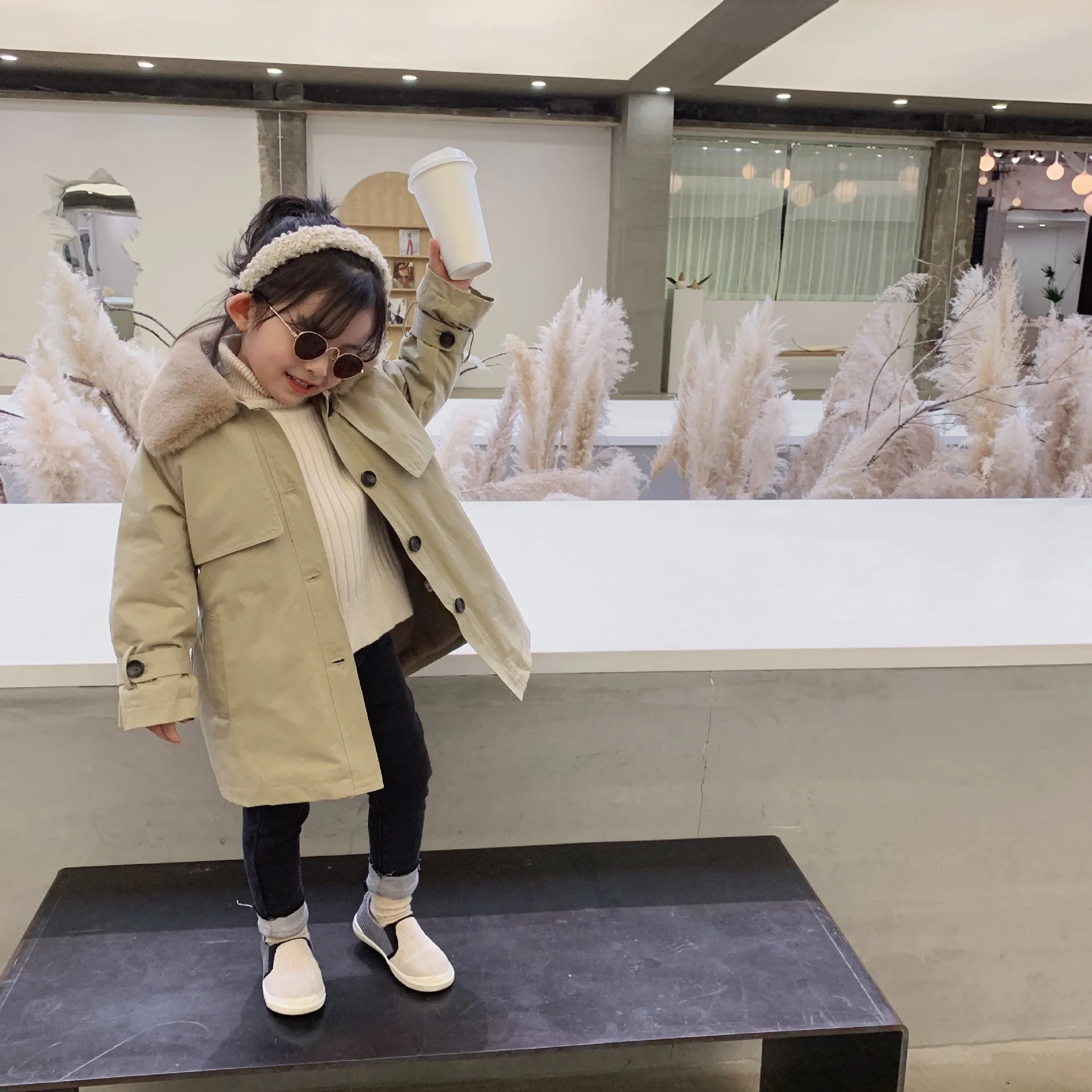 

Winter New Arrival Korean style cotton thickened fur inside fashion windbreak long coat with fur collar for cool baby girls