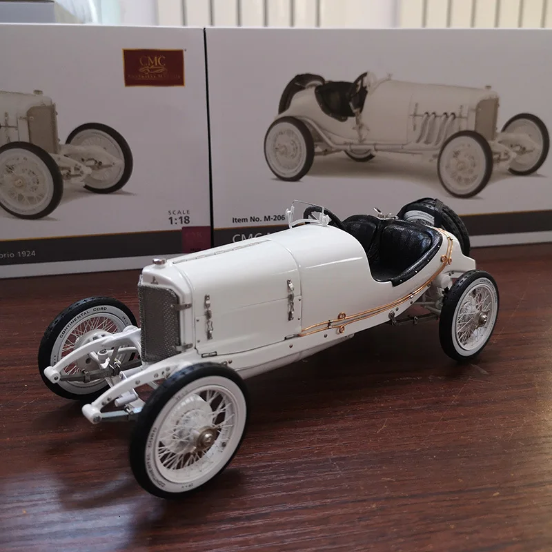 

Super Rare Fine 1/18 New Die-cast Metal Special Price 1924 M-206 Classic Car Model Home Display Collection Toys For Children