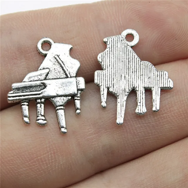 멜로디의 매력: 매력적인 악기 피아노 펜던트