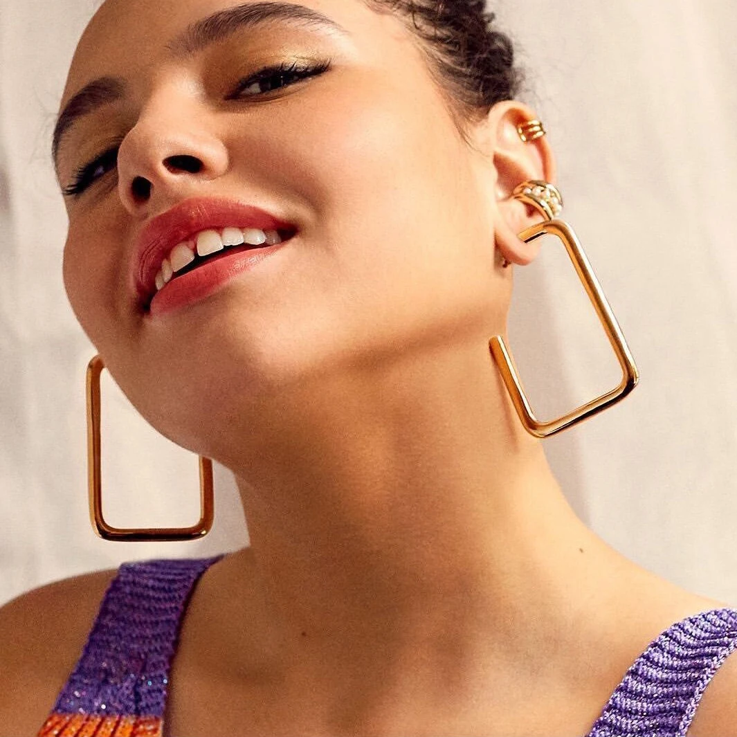 BA New Gold Thick Geometric Rectangle Shape Hoop Earrings for Women Simple Heart Earrings Fashion Jewelry Gift