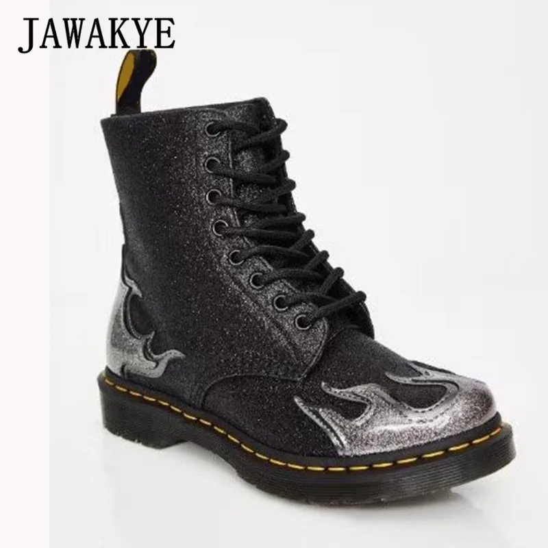 JAWAKYE/черные, красные ботильоны на шнуровке с блестками; женские Ботинки martin с круглым носком и рисунком пламени; зимняя женская обувь для вечеринок