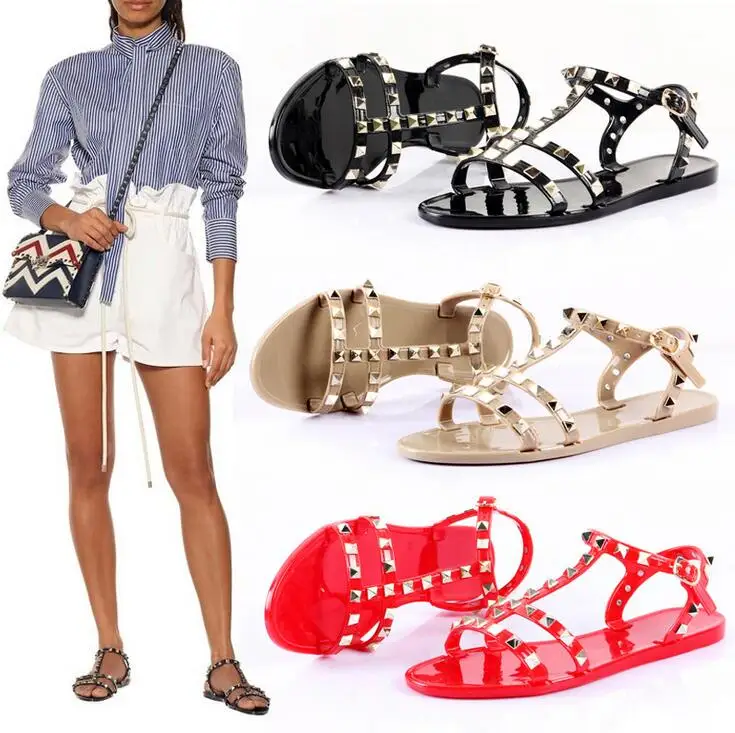 

2020 new rivet sandals summer foreign trade women flat non-slip European and American buckle beach shoes jelly shoes