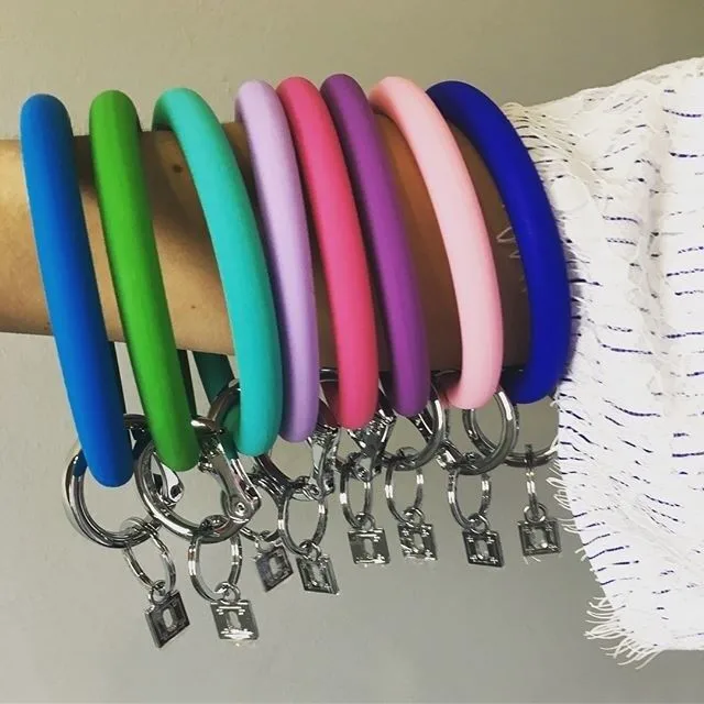 

Flatfoosie New Fashion Multiful Silicone O Keychain ring Women Key Rings Unisex Circle Wristlet Car Keychain Accessories