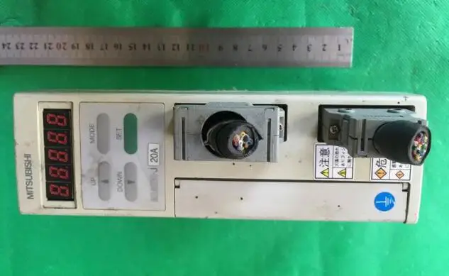 MR-J20A 200V 200W б/у, серводвигатель, хорошие рабочие