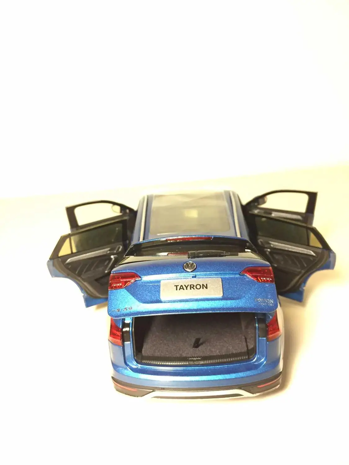1:18 литье под давлением модель для Volkswagen VW TAYRON SUV Игрушечная машина из сплава миниатюрная коллекция подарки
