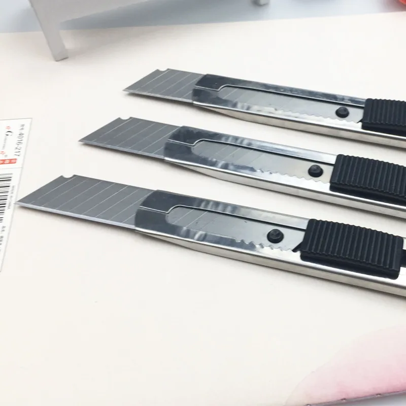 C136 Hand Push Medium Utility Knife Silver Paper Cutting Knife Learning Office Paper Cutting Knife Silver Metal Paper Cutter Sta