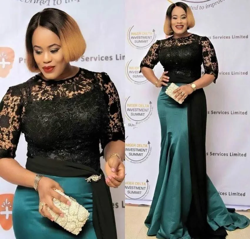 Черные платья знаменитостей с кружевами 2019 Русалка половина рукава красная