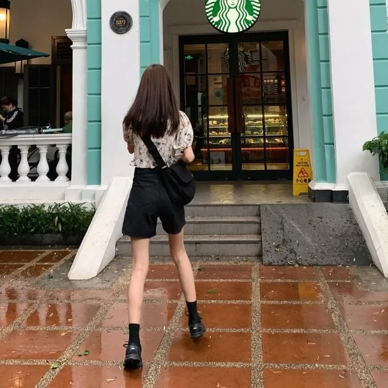 Рисунок 4 - Женский костюм из двух предметов