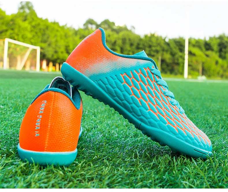 Children's soccer shoes, boys' broken nail training shoes,lightweight I soft and comfortable breathable