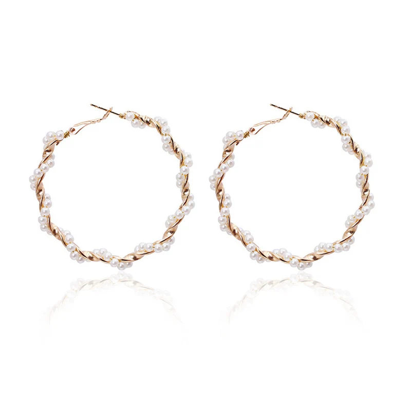 12348016382_1675577996