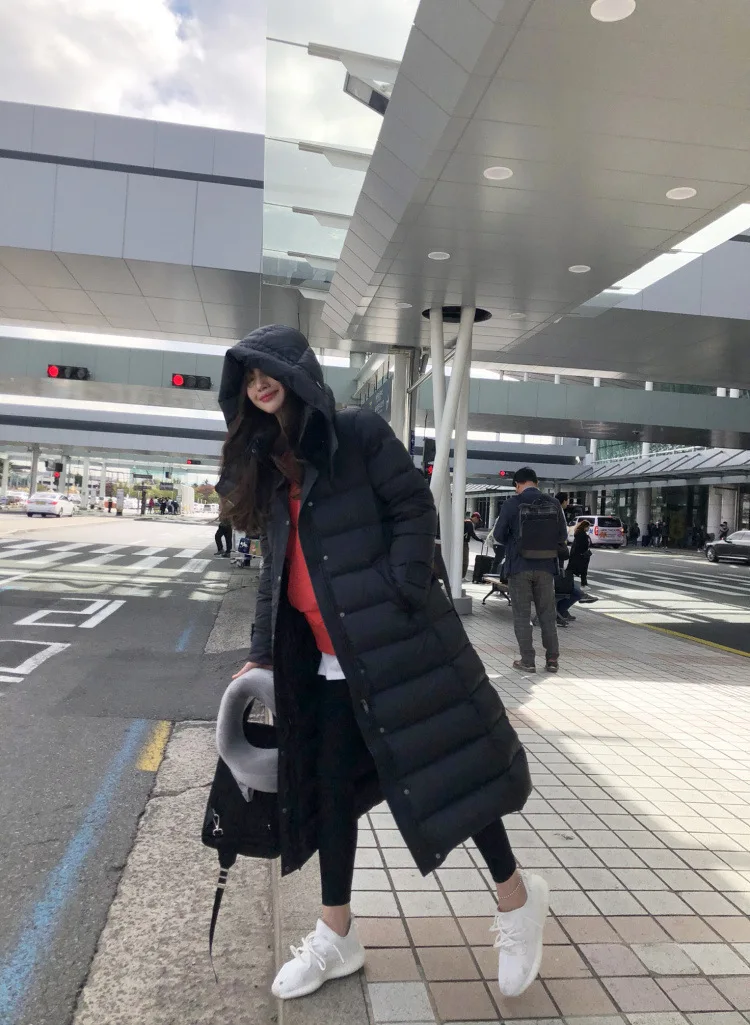Корейско-Стиль Dongdaemun пуховик Для женщин длинные зимние Стиль Сапоги выше колена талии облегающие Slim Fit Плотная белая утка ДОУ