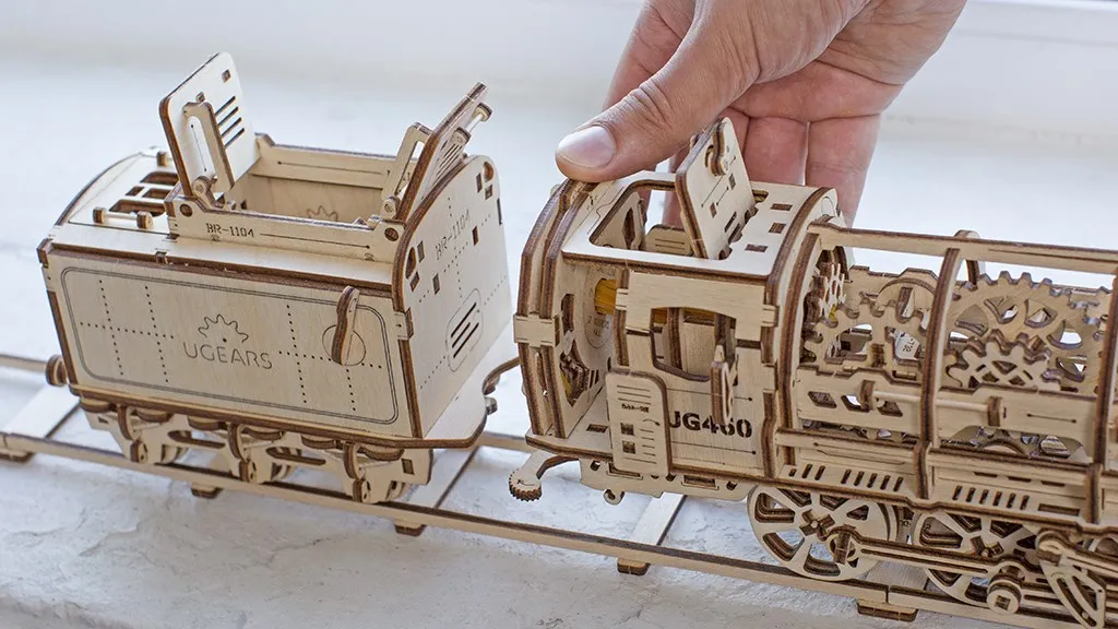 Сборная модель Локомотив с тендером UGEARS