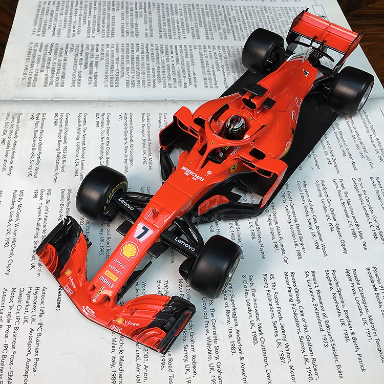 Bburago 1:18 1/18 Ferrari SF71 H Kimi · Raikkonen No7 Формула 1 F1 гоночный автомобиль Транспортное средство литье под давлением дисплей Модель Игрушки для мальчиков детей - Color: 2018 SF71H No7