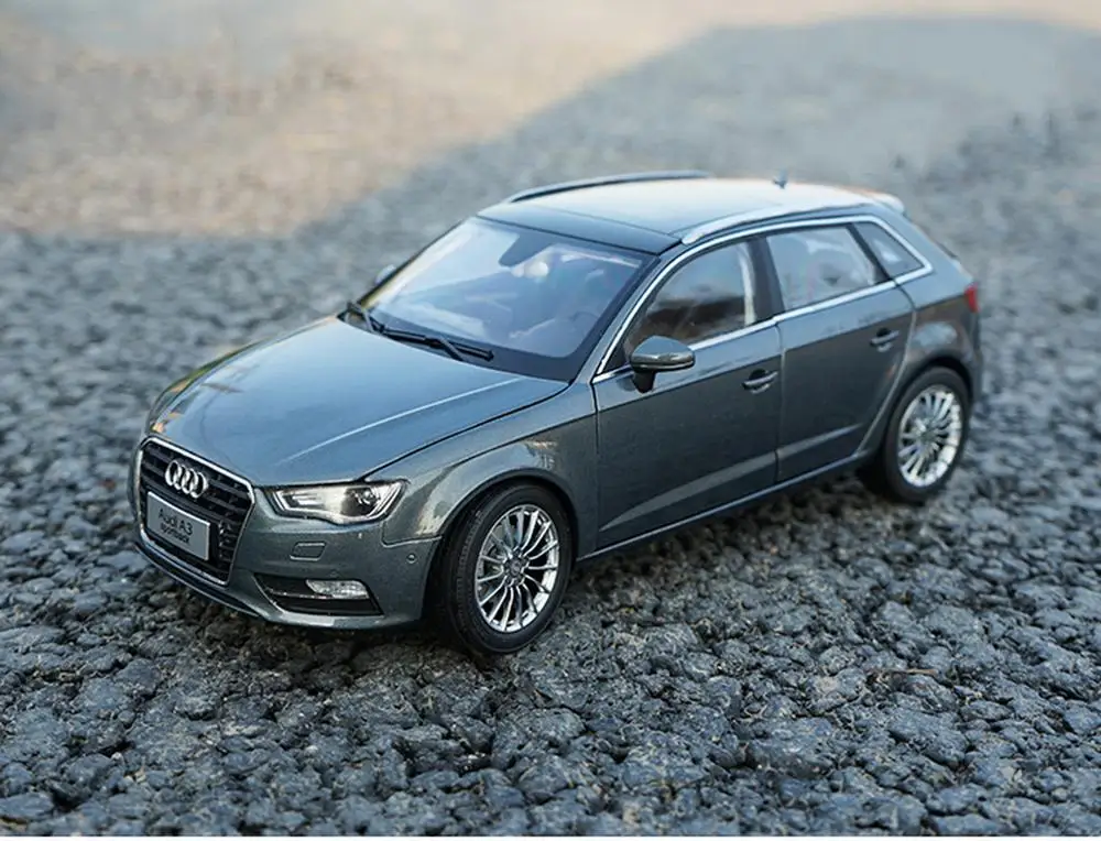 Оригинальный авторизованный подлинный сплав 1/18 масштаб Audi A3 Sportback серый литье