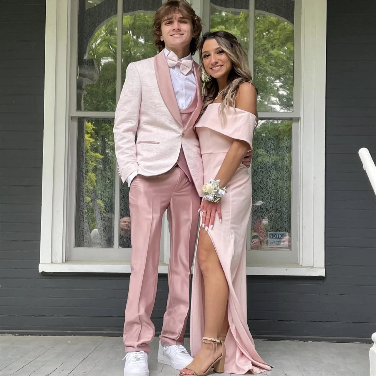 

Spring Summer Pink Jacquard Blazer With Satin Vest Pants Men Suits Slim Fit 3 Piece Wedding Groom Suit Fashion Jacket Male Set