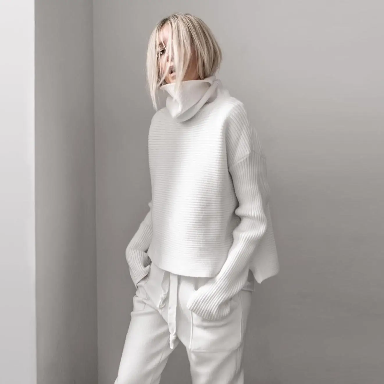 

Knitted Women High Neck Sweater Pullovers Turtleneck Sweater Autumn Winter Basic Women Sweaters Slim Fit Top