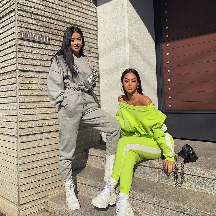 

Костюм спортивный женский однотонный из 2 предметов, повседневный Укороченный свитшот и штаны, комплект одежды для бега, Осень-зима