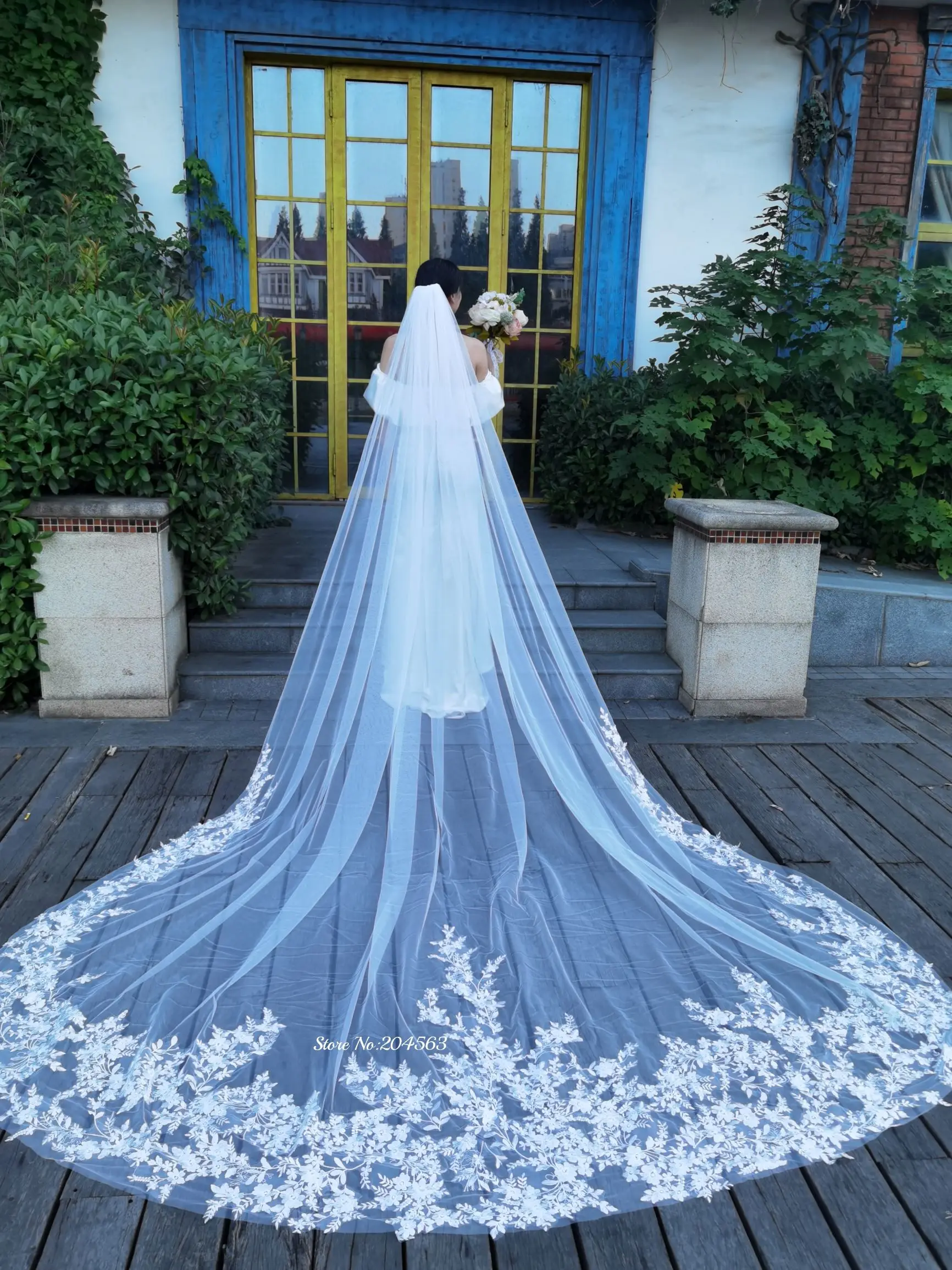 https://ae01.alicdn.com/kf/Haf28ac83cbf04e5cbbd06871c2966a93t/Romantic-One-Layer-Lace-Wedding-Veils-with-Comb-Cathedral-Veil-for-Bride-Wedding-Accessories-MM.jpg