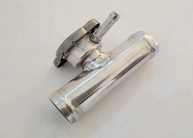 

38 MM POLISHED ALUMINUM IN LINE RADIATOR HOSE FILLER NECK CAP 1-1/2"