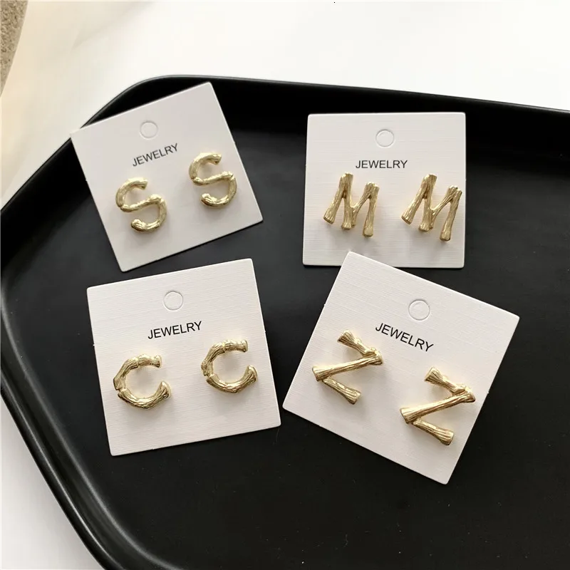 LULLBAY модная маленькая Начальная серьга с буквами персонализированный подарок