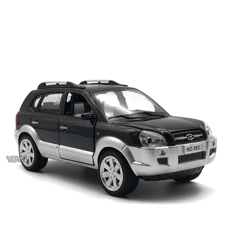 1/24 сплав hyundai Tucson модель автомобилей литая игрушка мигающий Звук Вытяните назад игрушка джип автомобиль для детей