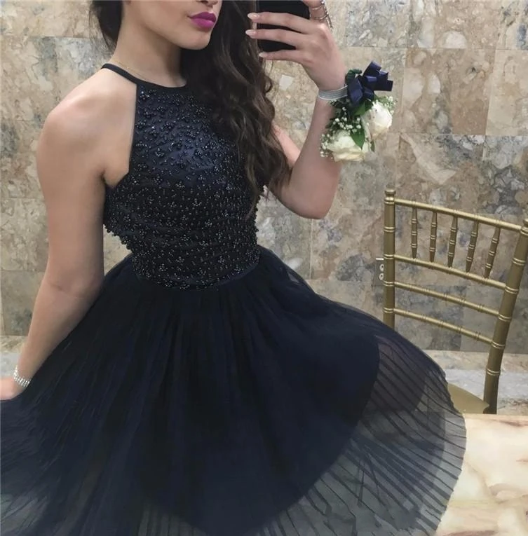 Женское короткое коктейльное платье Pretty фиолетовое с лямкой на шее и вырезом