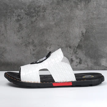 

2020 Popular Men Travel Slippers Fashion Walking Beach Man Shoes Black Men Slide Flip Flops Brand Outdoor Men Leather Slippers