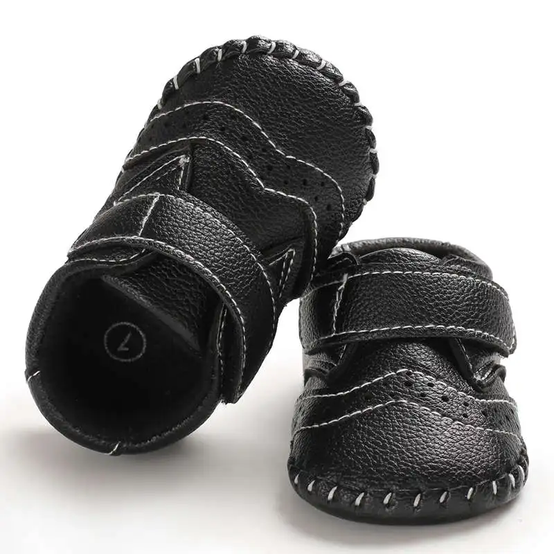 Новая детская обувь, кожаные мокасины для младенцев, черная обувь для новорожденных, кожаная обувь для маленьких мальчиков 0-18 месяцев